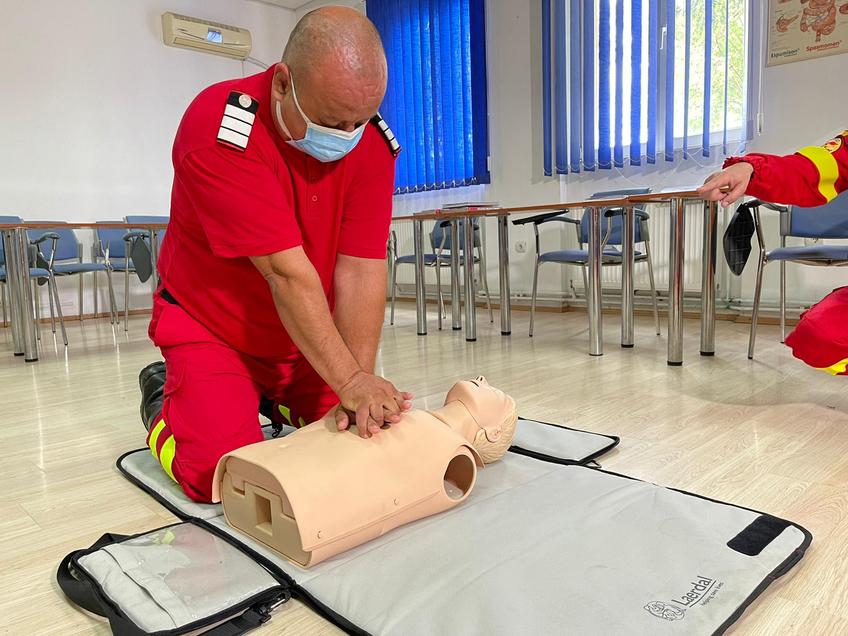 Așa se intervine rapid și eficient în cazul unui stop cardio-respirator