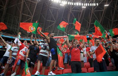 UNGARIA - PORTUGALIA. Imagini cu fanii de pe Puskas Arena, singurul stadion de la EURO care se umple la capacitate maximă: 55.662 de spectatori!