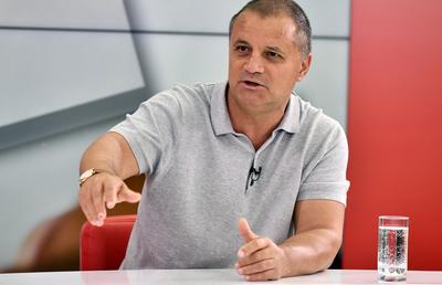 Costel Orac, povești inedite la „Prietenii lui Ovidiu”: „Luam bătaie mare de la mama! Săream pe geam să merg la fotbal”