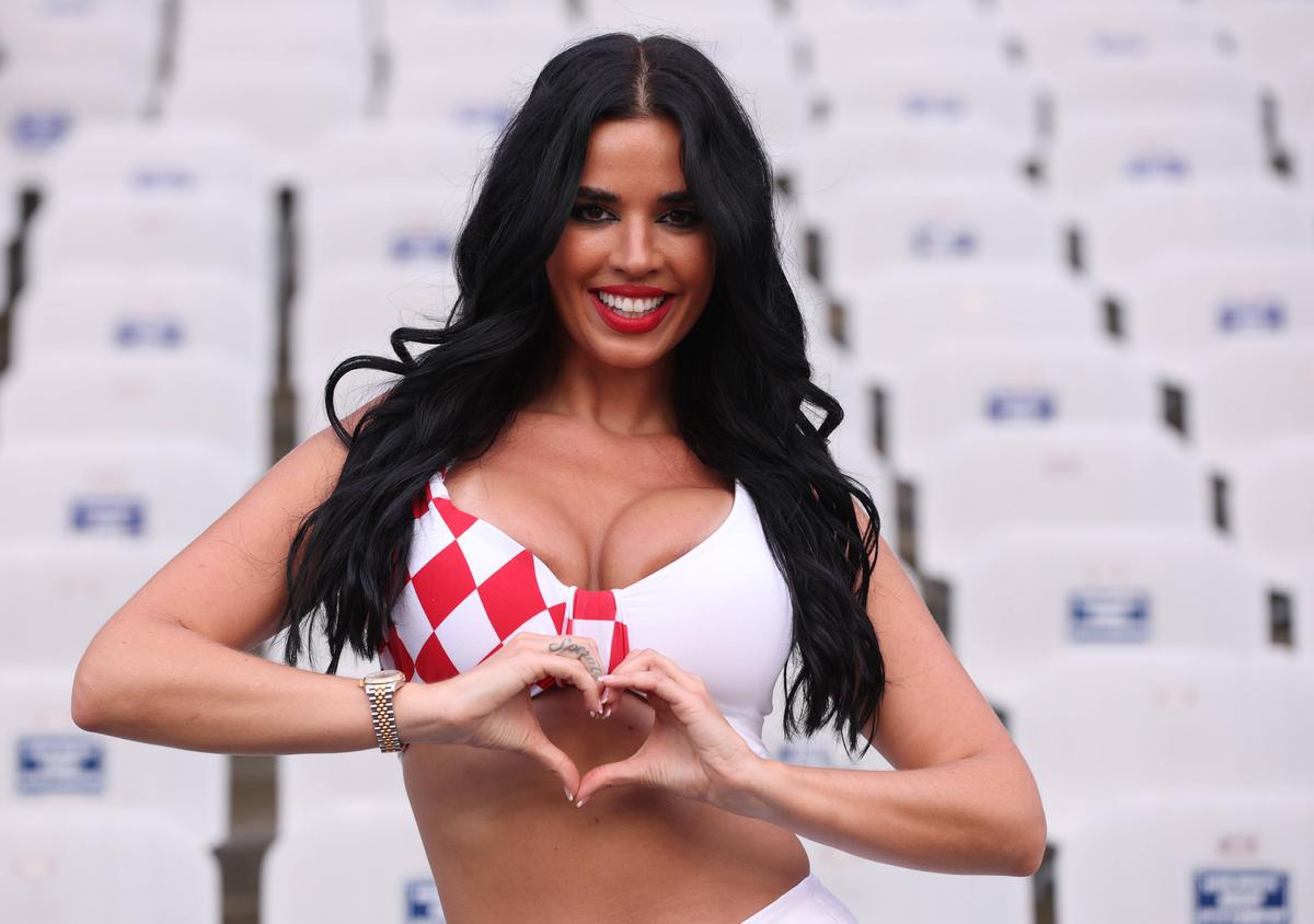 Apariție răvășitoare la EURO 2024 » I-a uimit pe toți în tribune și s-a pozat alături de mulți fani