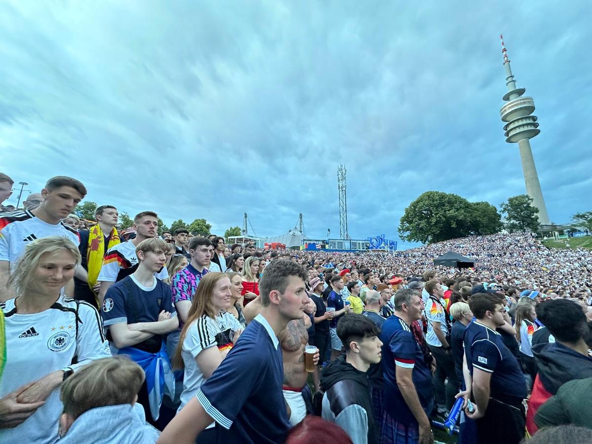 Meci Fan Zone la Munchen - atmosfera memorabila
