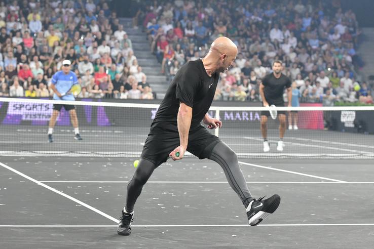 Imagini surprinse la meciul demonstrativ de la Cluj, unde au participat și Steffi Graf, Andre Agassi și Simona Halep/ FOTO: Cristi Preda (GSP)