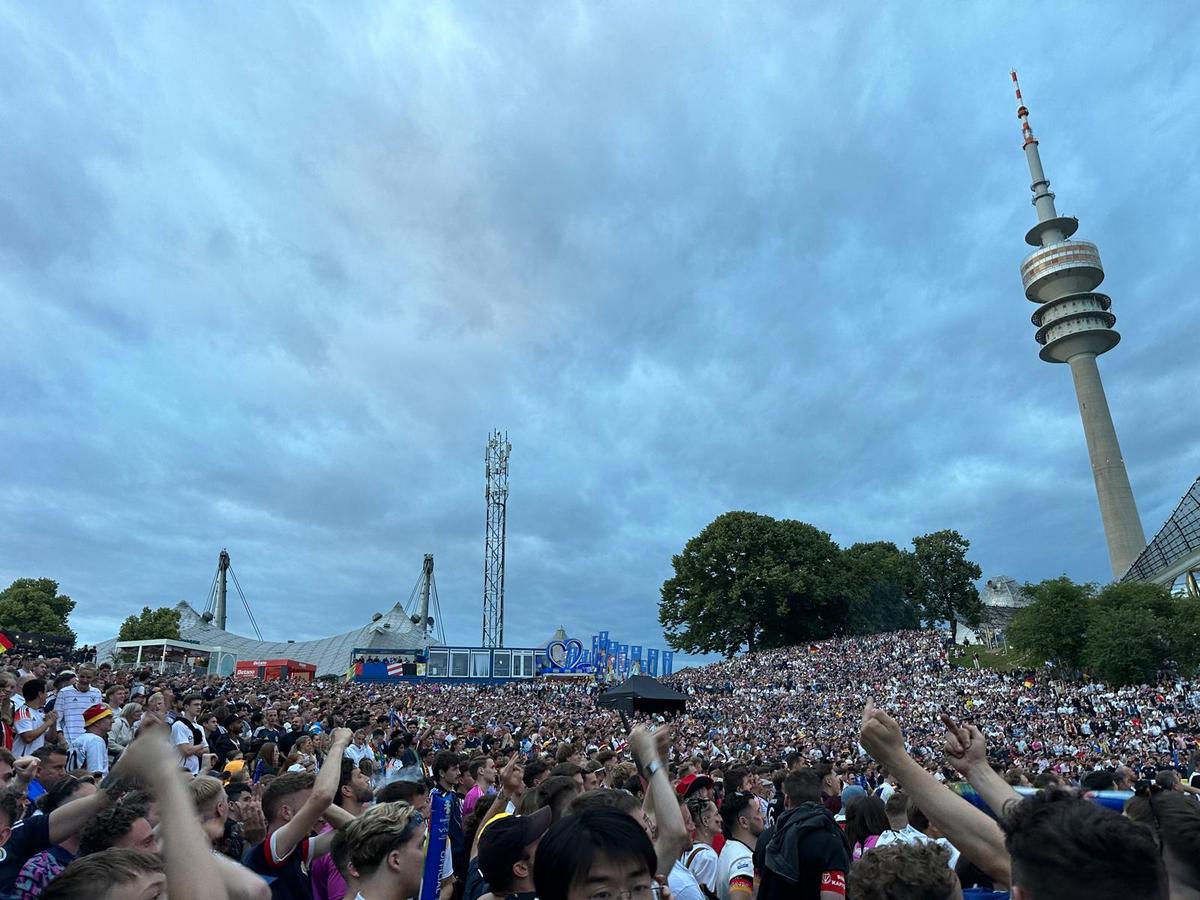 Meci Fan Zone la Munchen - atmosfera memorabila