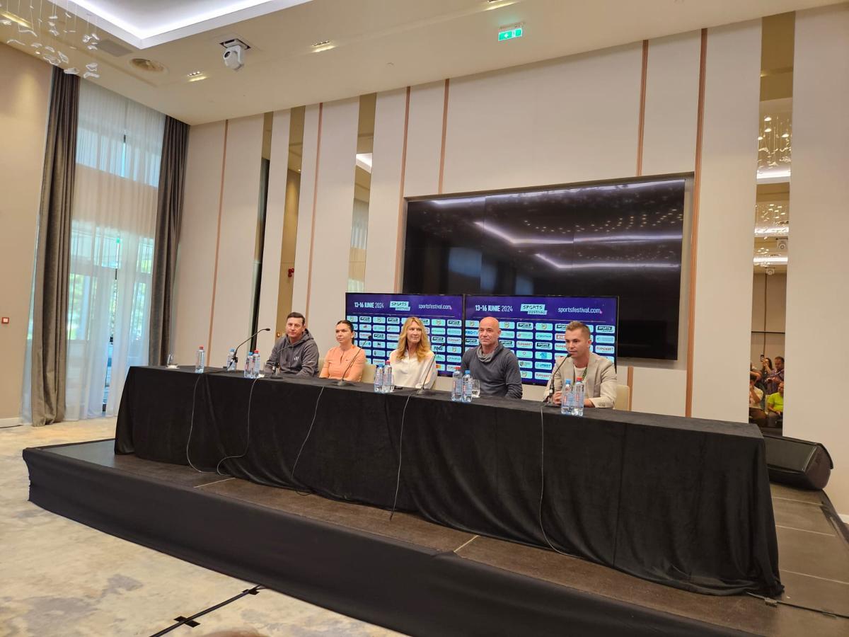 Steffi Graf şi Andre Agassi au produs magie la Cluj! Simona Halep a revenit pe teren într-o seară pentru istoria tenisului românesc » Toate detaliile de la corespondenții GSP