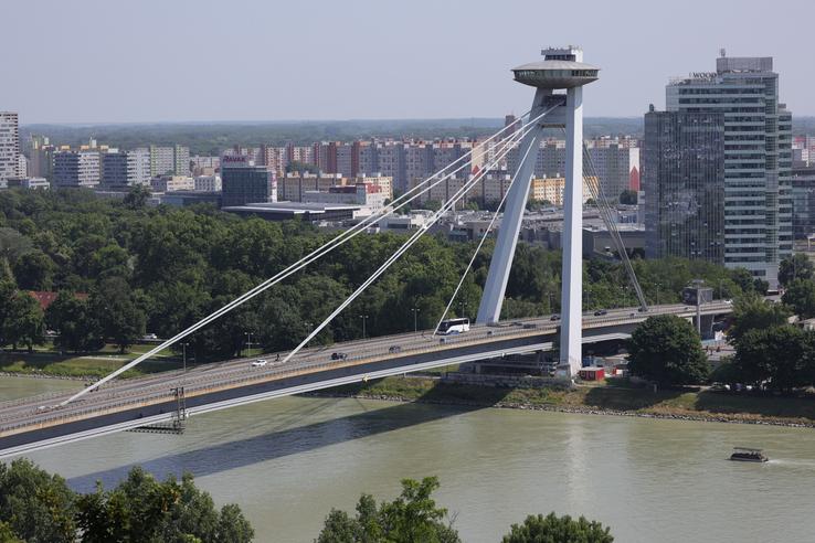 Turnul UFO din Bratislava FOTO: Ionuţ Iordache (GSP)