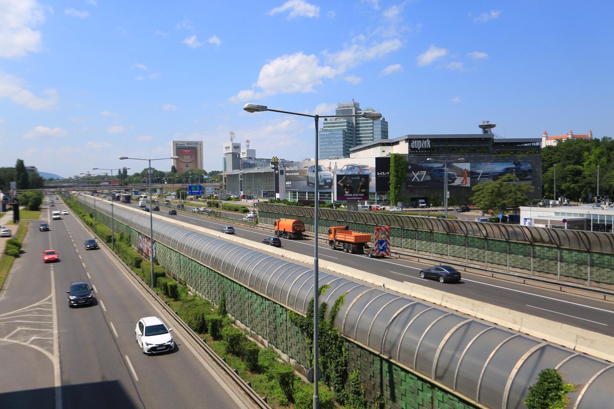 Un contrast frapant! Concluzii după o săptămână în Bratislava: prețuri, trafic + care este asemănarea neașteptată cu Bucureștiul