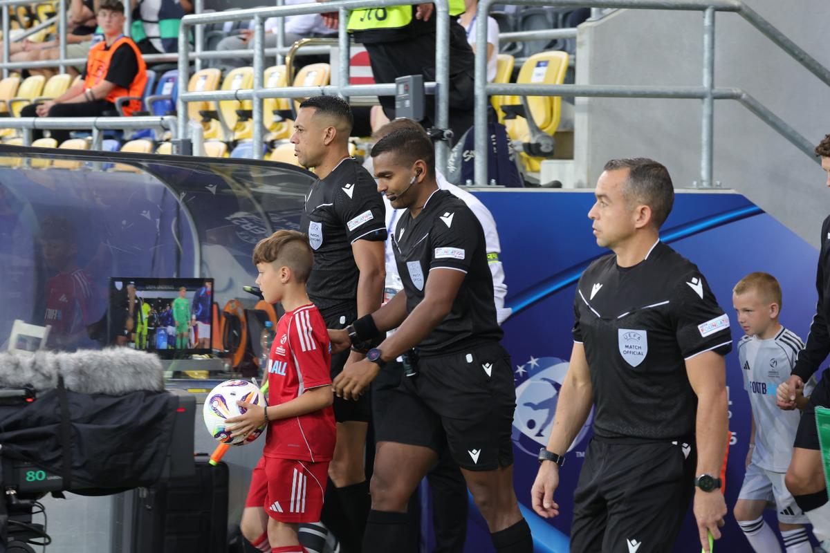 Arbitri venezueleni la Cehia U21 - Germania U21 » Care este înțelegerea dintre UEFA și CONMEBOL