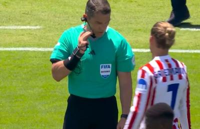 Istvan Kovacs, la microfon! Momentul serii pentru român la PSG - Atletico » A aplicat în premieră noua regulă din fotbal