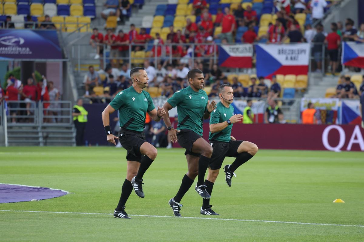 Arbitri venezueleni la Cehia U21 - Germania U21 » Care este înțelegerea dintre UEFA și CONMEBOL