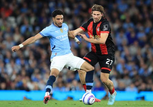 Ilya Zabarnyi, într-un duel direct cu Omar Marmoush de la Manchester City // FOTO: Imago Images