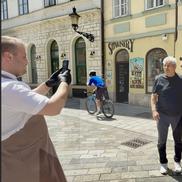 Mircea Lucescu s-a plimbat prin Bratislava înainte să se întoarcă la București. Foto: Andrei Crăițoiu (GSP.RO)