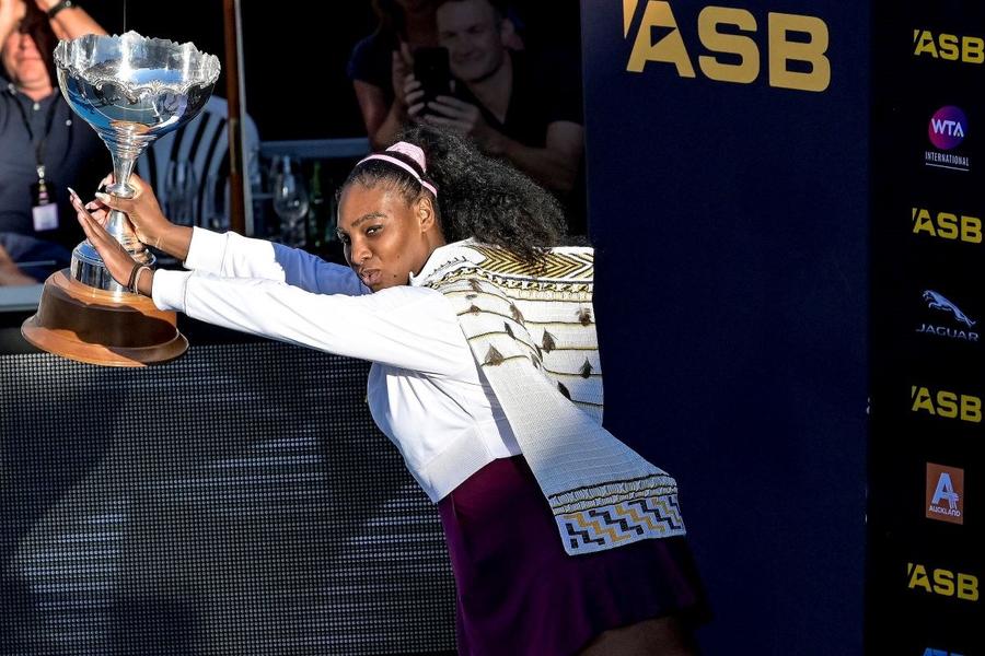 Are 37 de ani, două fetițe și este noua campioană de la Queen’s, cea mai vârstnică în circuitul WTA de la Serena Williams încoace!