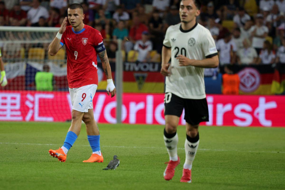 „Invadator” pe teren, la Cehia U21 - Germania U21: momente neplanificate în deschiderea meciului de la Dunajska Streda