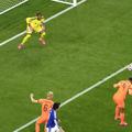 Virgil van Dijk (nr. 4) deschide scorul în Olanda - Japonia (2-2) / Foto: Imago