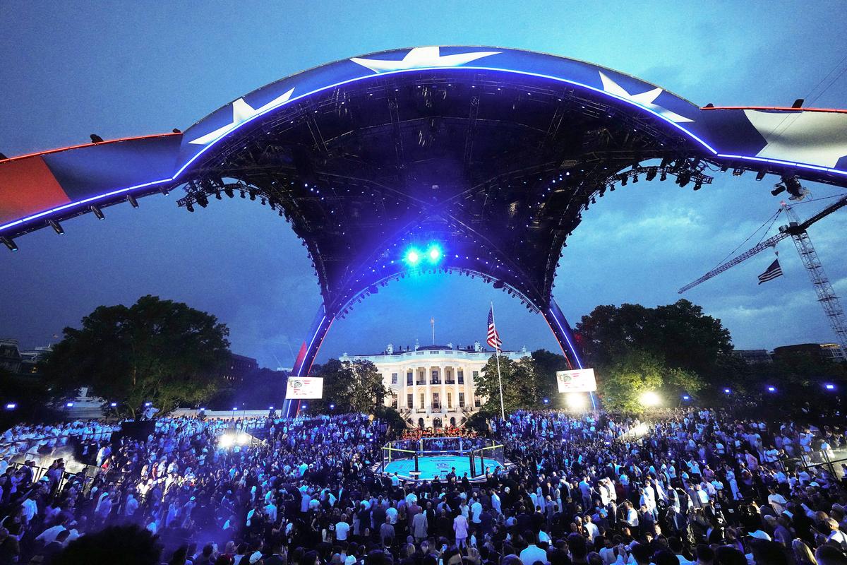 Donald Trump a intrat în cușcă » Imagini suprarealiste de la Casa Albă, la UFC 250