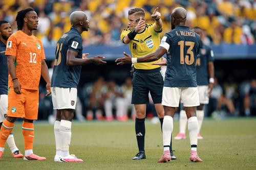 Letexier a aplicat noua regulă FIFA în Coasta de Fildeș - Ecuador și l-a trimis pe Caicedo pe margine un minut/ foto Imago Images