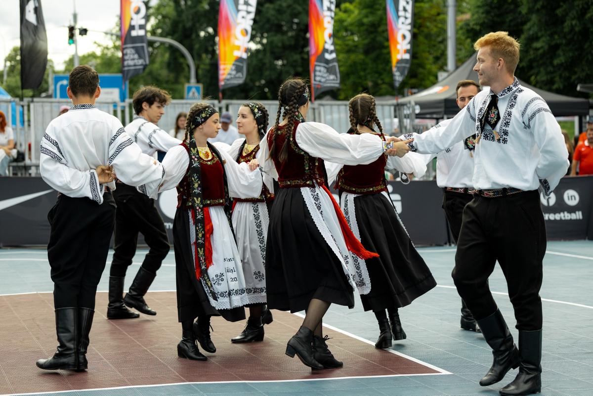 Peste 15.000 de participanți la prima ediție Sport Arena Streetball Sibiu » Cine sunt câștigătorii de anul acesta