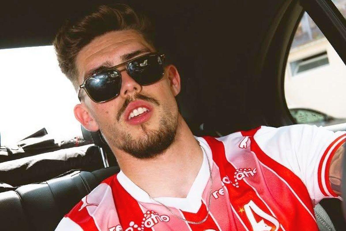 Dinamo și-a prezentat echipamentul cu noua siglă pentru sezonul viitor!