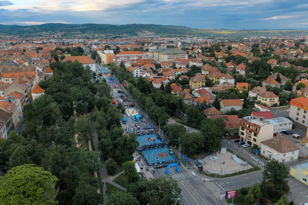 Peste 15.000 de participanți la prima ediție Sport Arena Streetball Sibiu » Cine sunt câștigătorii de anul acesta