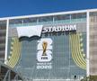 Au transformat restricția FIFA într-o idee genială de marketing! Ce reprezintă cearșaful alb de lângă tabela arenei din Santa Clara