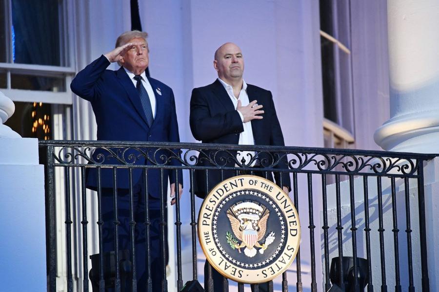 Donald Trump și Dana White // foto: Imago UFC Casa Albă a șocat lumea » Topuria, spulberat în main event! Nici Alex Pereira n-a avut vreo șansă