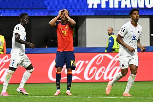 Lamine Yamal, descumpănit în Spania - Capul Verde 0-0 / Foto: Imago Images