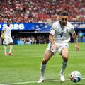Robert Lopes, în duel cu golgheterul invizibil al Spaniei, Mikel Oyarzabal, în remiza șocantă dintre Spania și Capul Verde / Foto: Imago