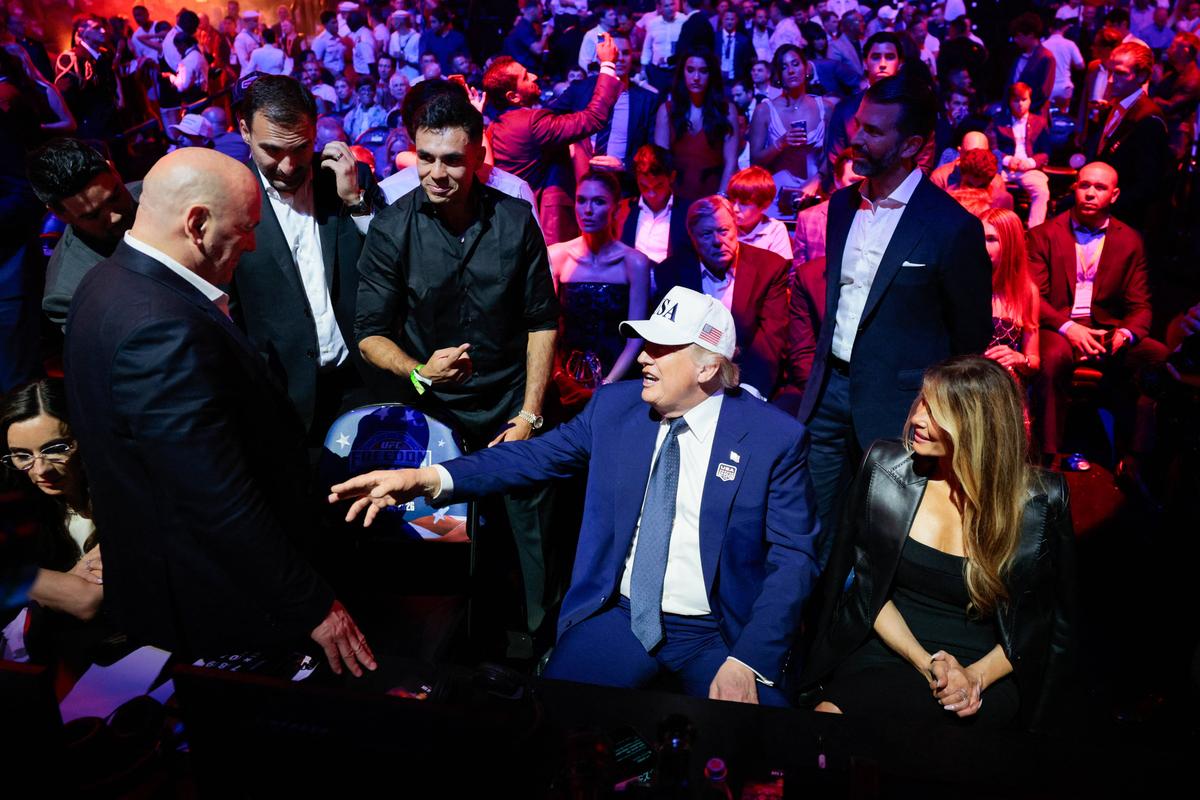Donald Trump a intrat în cușcă » Imagini suprarealiste de la Casa Albă, la UFC 250