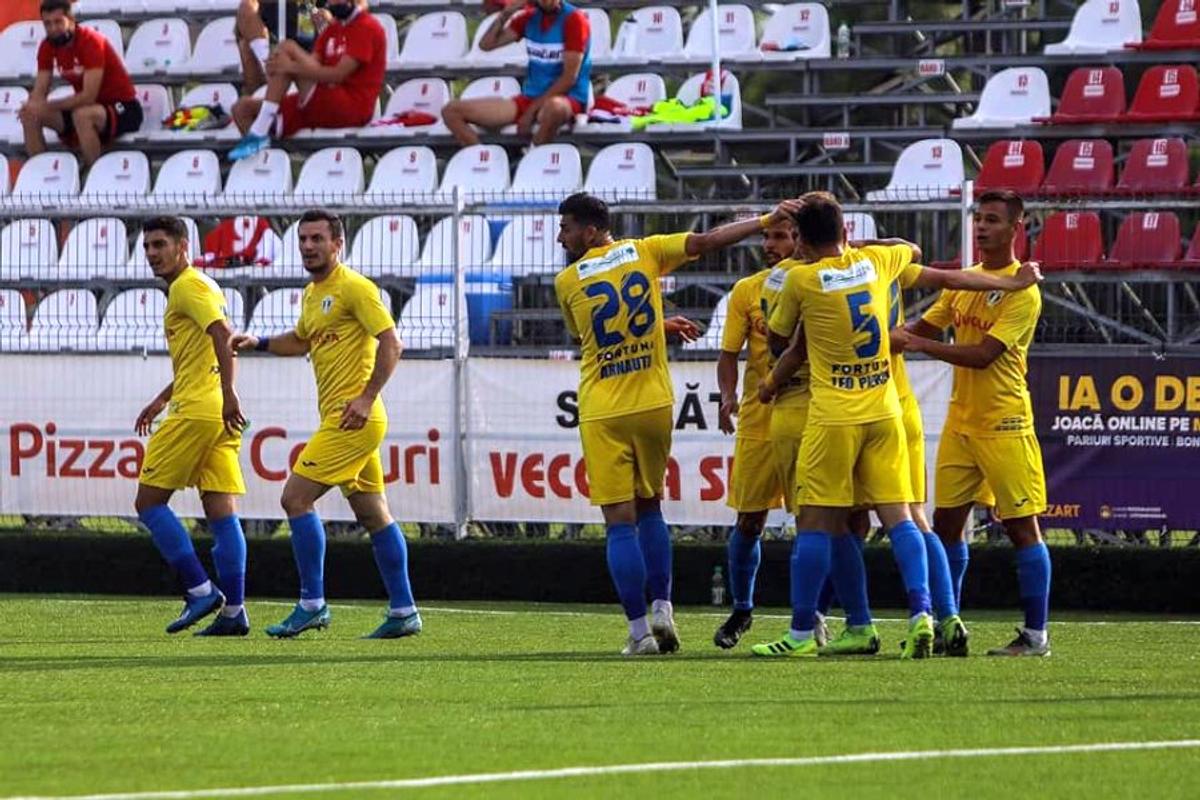 LIGA 2: UTA - Petrolul Ploiești 1-1 » Costel Enache își laudă elevii, Laszlo Balint este tranșant: „Ni s-a dus naibii avantajul!”