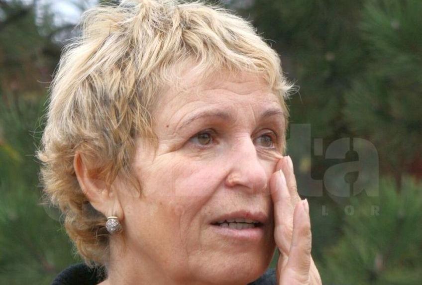 Gica Dobrin, soția legendarului Nicolae Dobrin, reclamă inițiativa clubului FC Argeș de a imprima chipul „Gâscanului” pe noul echipament de joc.