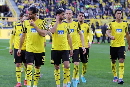 Emre Can, în față, numărul 23 // foto: Guliver/gettyimages