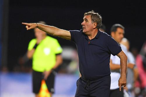 Farul s-a impus în deplasarea de la Hermannstadt, scor 1-0, în prima rundă a noului sezon din SuperLigă. Gică Hagi, antrenorul campioanei, admite că victoria a fost un norocoasă.