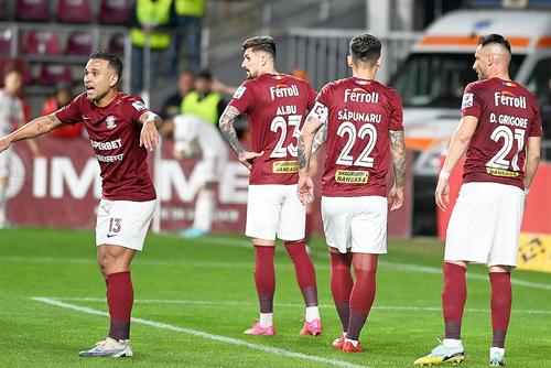 Alexandru Albu, numărul 23, este dorit în Israel // foto: Imago Images