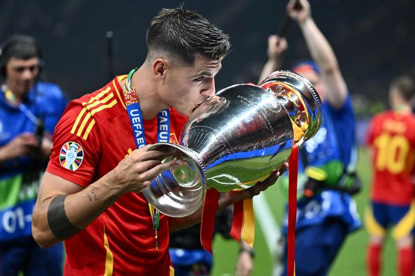 Alvaro Morata, cu cel mai important rofeu cucerit cu naționala Spaniei / Foto: Imago