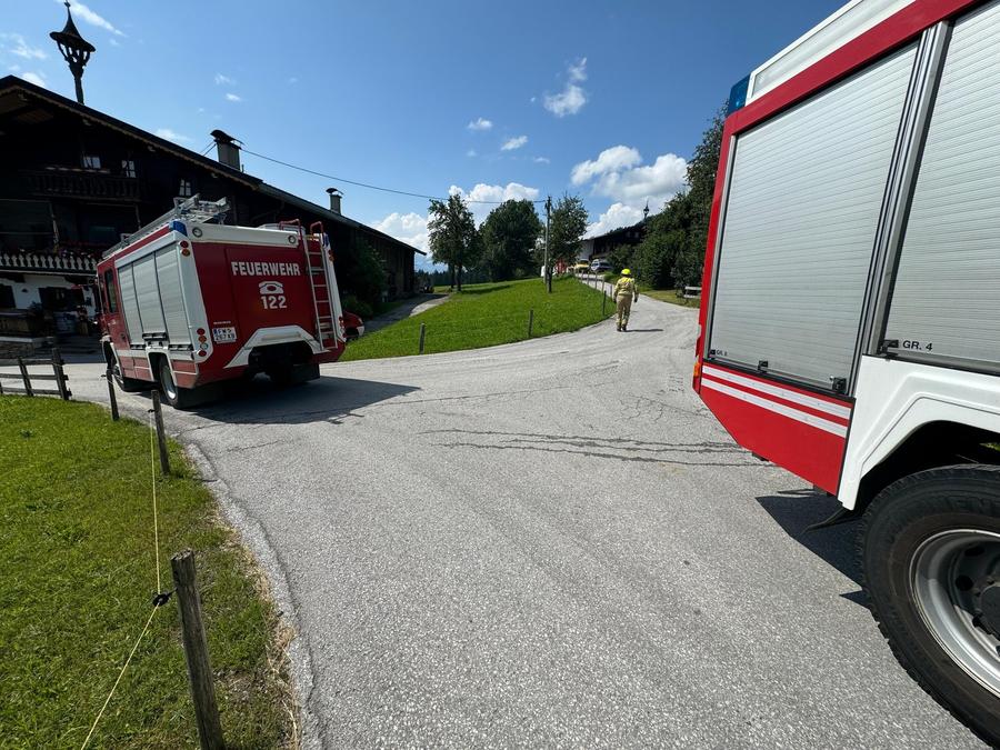 Mașinile de pompieri intervin pe șantierul casei selecționerului Germaniei, Julian Nagelsmann Incendiu la vila de aproape 2 milioane de euro a lui Nagelsmann! Pompierii au intervenit prompt: care a fost cauza