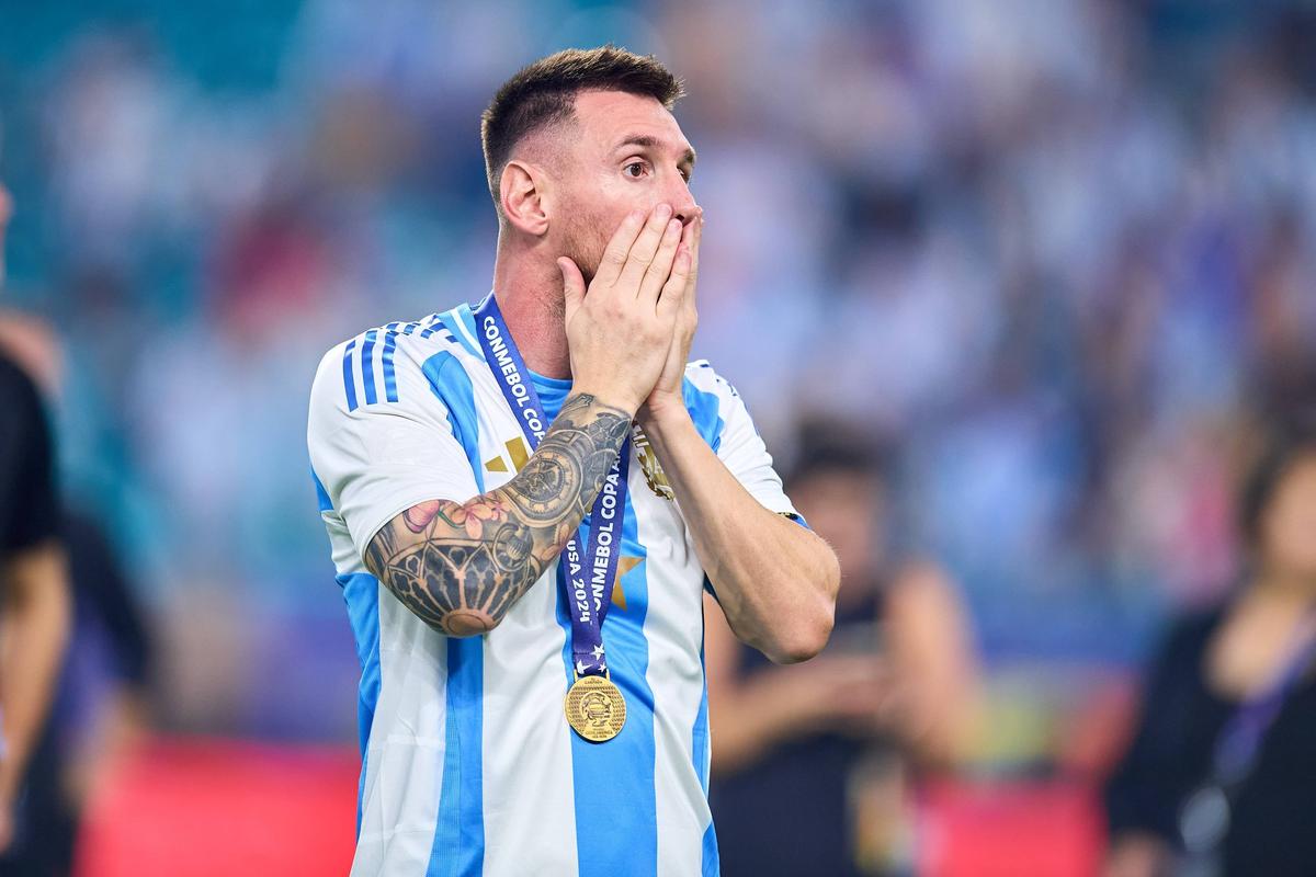 Atenție, imagini horror! » Glezna lui Messi, distrusă în finala Copa America: Leo a izbucnit în lacrimi pe bancă