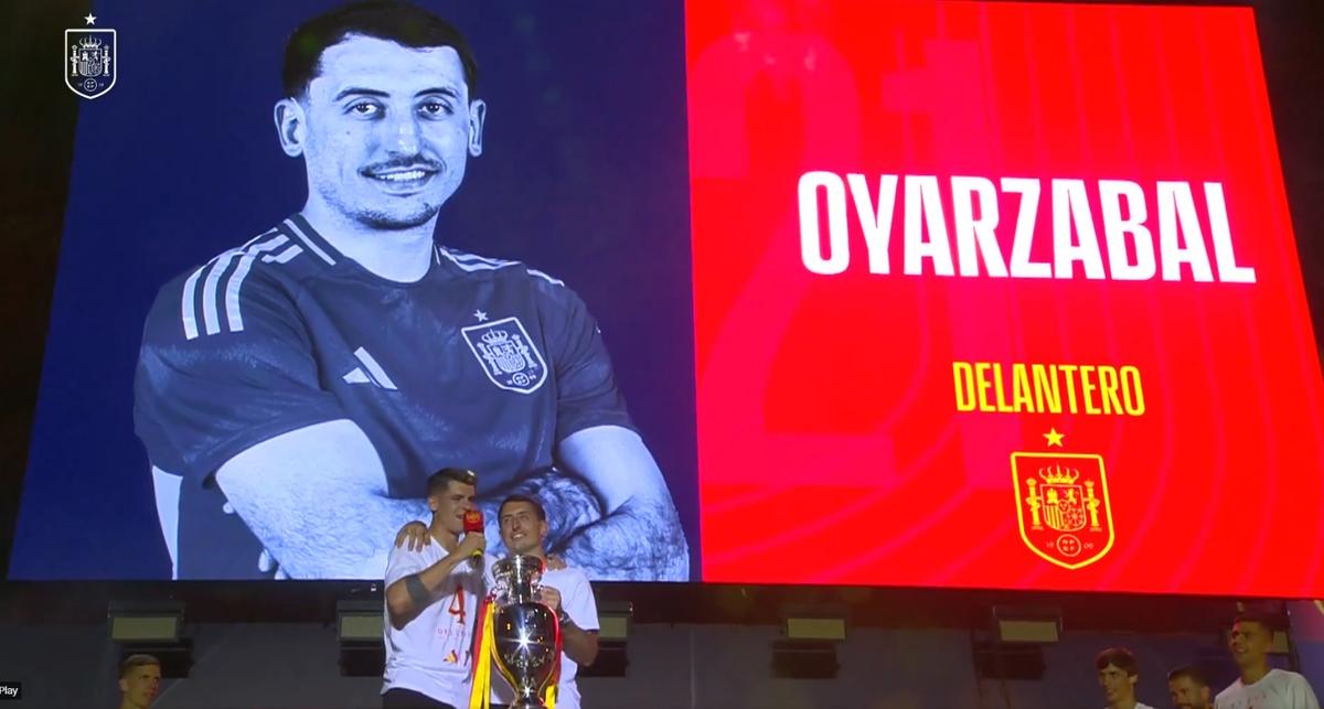 Fiesta! Spania, în sărbătoare » Primire de vis la Madrid a campionilor europeni: imagini copleșitoare cu jucătorii și fanii în Plaza Cibeles. Jumătate de milion de persoane i-au sărbătorit pe străzi pe campioni!