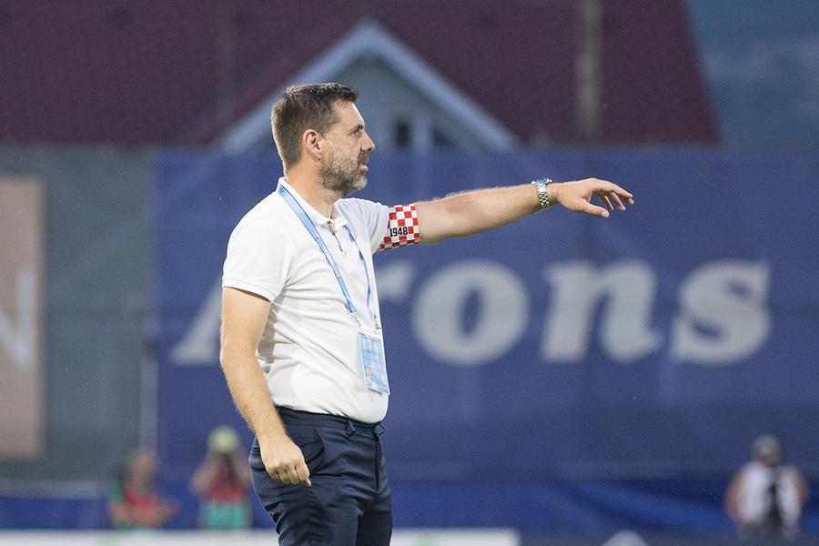 Kopic și banderola aleasă pentru meciul cu CFR Fotbalul învinge gradele » Ce nu s-a văzut la TV în CFR Cluj - Dinamo, din prima etapă a Superligii