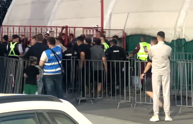 Jandarmeria acuză după scandalul de la Csikszereda - Dinamo: „De aici a pornit totul” + „S-au bătut și între ei!”