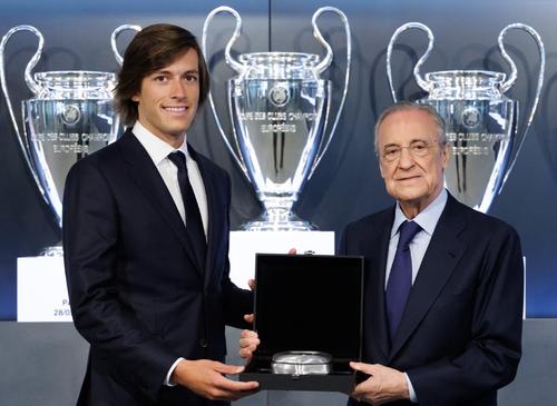 Alvaro Carreras este a patra achiziție făcută de  Florentino Perez în această vară la Real Madrid / Foto: X