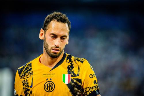 Hakan Calhanoglu rămâne la Inter / Foto: Imago Images