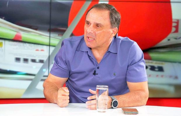 Panduru l-a ironizat pe un jucător din Csikszereda - Dinamo: „Asta faci la Liga 3, nu ai cum!”