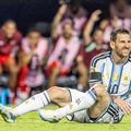 Englezii vor să-l vadă pe Leo Messi și colegii argentinieni la pământ după semifinala de diseară, de la Atlanta / Foto: Imago