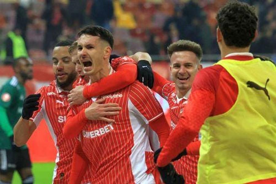Raul Opruț este unul dintre jucătorii de bază ai „câinilor” Pierdere importantă pentru Dinamo înaintea debutului în Superligă! Ratează meciul cu Petrolul și e incert pentru derby-ul cu Universitatea Craiova