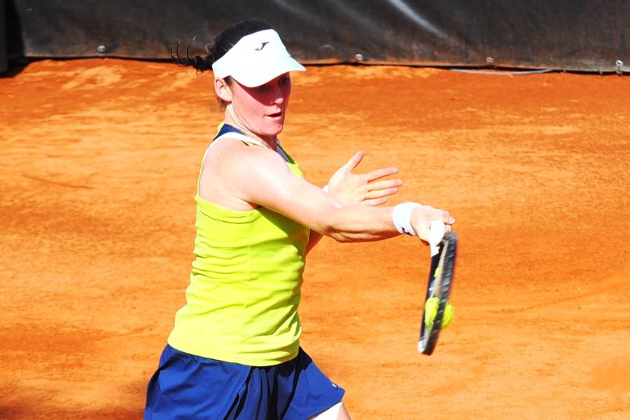 Tamara Zidansek lovind un forehand FOTO Roxana Fleșeru Tamara Zidansek, slovena care nu se uită la ciclism, a egalat recordul de durată al unui meci în 2026, în duelul cu Ana Bondar de la UniCredit Iași Open