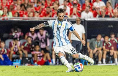 Anglia, ultima tușă care lipsea din tabloul semnat de Messi