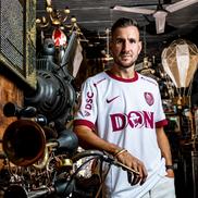 CFR Cluj și-a prezentat oficial noile echipamente // FOTO: Facebook @Fotbal Club CFR 1907 CLUJ