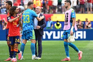 Șapte finale! Jucătorul-amuletă care îl însoțește pe Luis de la Fuente de 11 ani