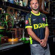 CFR Cluj și-a prezentat oficial noile echipamente // FOTO: Facebook @Fotbal Club CFR 1907 CLUJ