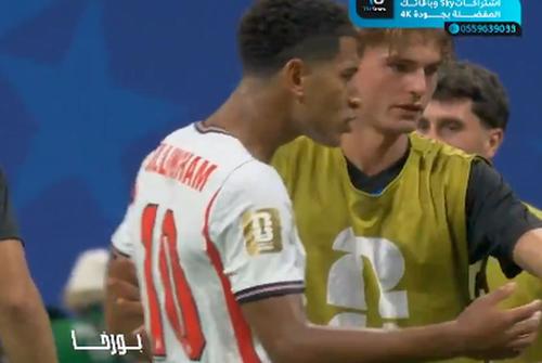 Jude Bellingham l-a lovit pe Valentin Barco // Captură: X @GoalAlertHQ